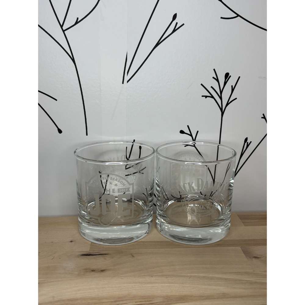 Jack Daniel's Farewell SeasonDetroit Red‎ Wings The Joe Whiskey Glasses Set of 2